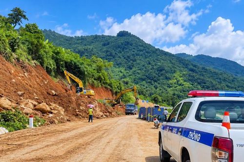 Khẩn trương khắc phục sụt lún trên Quốc lộ 28B