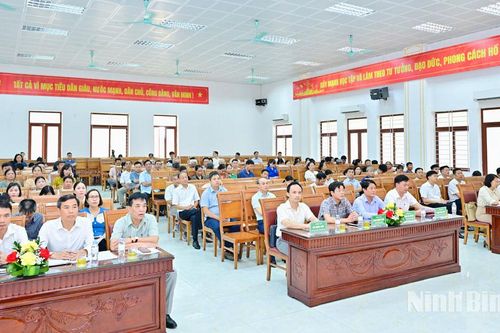 Phường Tây Hoa Lư lắng nghe ý kiến, kiến nghị của cán bộ, đảng viên và Nhân dân