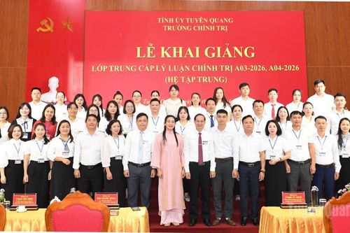 Khai giảng lớp Trung cấp lý luận chính trị A03-2026 và A04-2026