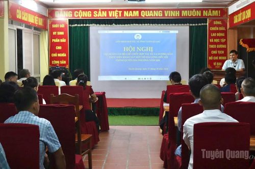 Đại diện 40 hợp tác xã được tập huấn khảo sát mức độ hài lòng đối với chính quyền địa phương cấp tỉnh