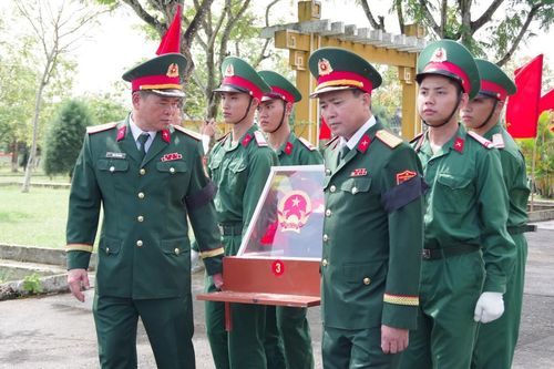 Đà Nẵng: An táng 14 hài cốt liệt sĩ vừa được quy tập