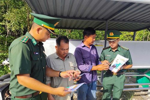Đưa mã QR đến từng hộ dân, tàu cá