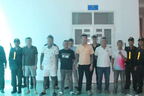 Bắt khẩn cấp 11 đối tượng trong nhóm 'giang hồ mạng' Cọp Đen