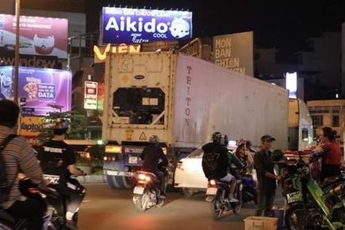 TPHCM: Ám ảnh 'hung thần' ôtô tải về đêm