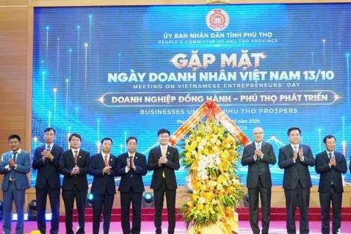 Gặp mặt Ngày Doanh nhân Việt Nam với chủ đề 'Doanh nghiệp đồng hành - Phú Thọ phát triển'
