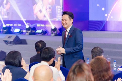 Chủ tịch VYEA Đặng Hồng Anh: Doanh nhân trẻ cần “chủ động, đổi mới và trách nhiệm”