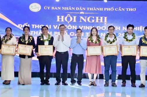 Cần Thơ: Chuyển từ đối thoại sang hành động, lấy doanh nghiệp làm trung tâm phát triển