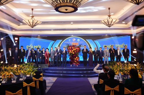 100 doanh nghiệp và 96 doanh nhân tiêu biểu TP.HCM được vinh danh