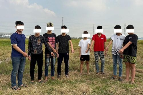 Bắt giữ nhóm thiếu niên mang kiếm, bình xịt hơi cay cướp xe máy trong đêm