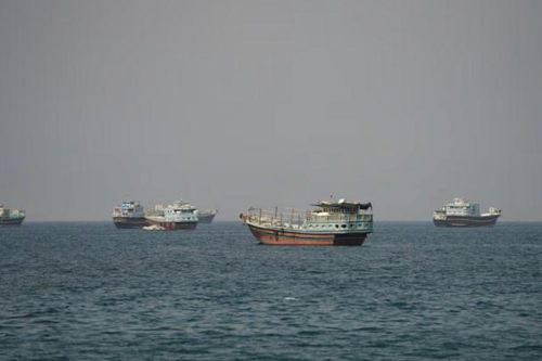 Iran nã đạn vào siêu tàu dầu thứ 3 tại eo biển Hormuz