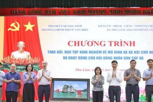 Xã Thư Lâm trao đổi kinh nghiệm mô hình xã, phường XHCN với HĐND cấp xã thành phố Quảng Ninh
