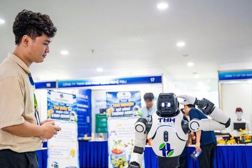 Robot Việt: Gỡ nút thắt từ nghiên cứu đến thị trường