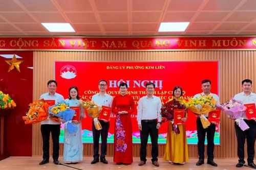 Phường Kim Liên công bố các quyết định thành lập 13 chi bộ trực thuộc