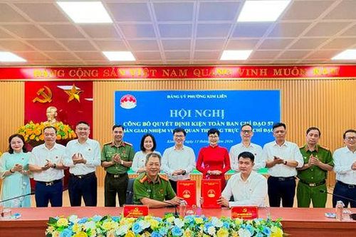 Phường Kim Liên bàn giao Ban Chỉ đạo 57 về phát triển khoa học, công nghệ