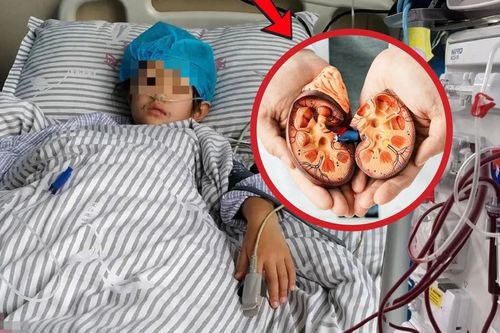Bé trai 8 tuổi suy thận nặng vì món ăn 'quốc dân' trẻ nào cũng thích