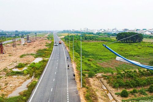 Diện mạo 15 km đường song hành Vành đai 4 qua Hà Nội