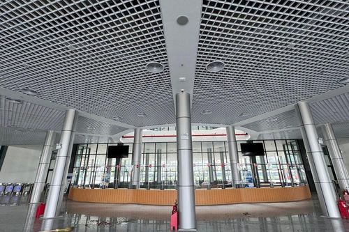 Bên trong bến xe Yên Sở sau nhiều ngày khai trương