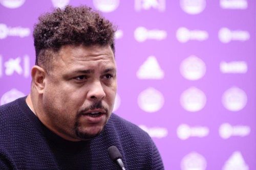 Ronaldo 'béo' phản bác CR7