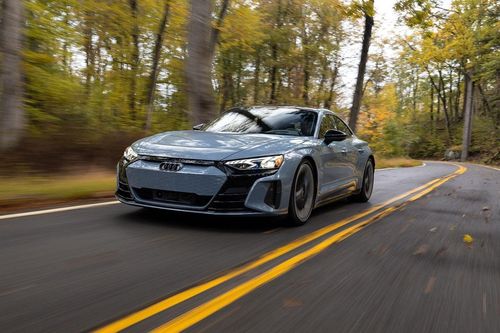 Xe điện Audi sẽ ồn ào, rung và có mùi?