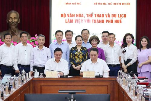 Bộ VHTTDL và UBND thành phố Huế ký kết Kế hoạch phối hợp hành động về phát triển VHTTDL