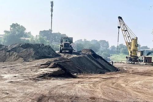 Chuyển đổi xanh trong bốc, xếp hàng hóa tại cảng Đa Phúc ở Thái Nguyên