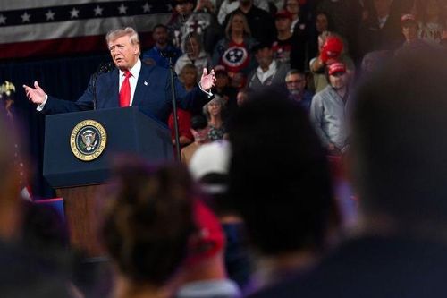 Ông Trump chạy nước rút trước bầu cử giữa nhiệm kỳ