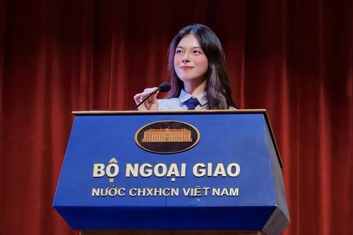 Chủ động tìm cơ hội, nữ sinh Học viện Ngoại giao hướng tới chặng đường mới tại Pháp