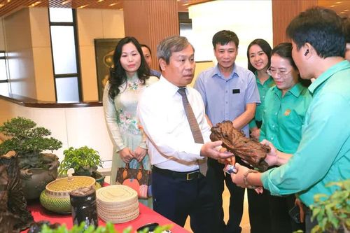 Chủ tịch UBND TP Hà Nội đối thoại với nông dân: Hướng tới nâng cao thu nhập và chất lượng cuộc sống