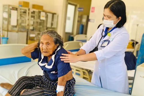 Lâm Đồng chi hơn 220 tỷ đồng thu hút, đãi ngộ nhân lực y tế trong 5 năm