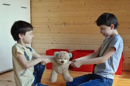 Dạy con yêu bản thân nhưng không ích kỷ