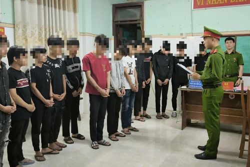 Đà Nẵng: Khởi tố 9 đối tượng mang hung khí, chạy xe máy gây rối trật tự công cộng