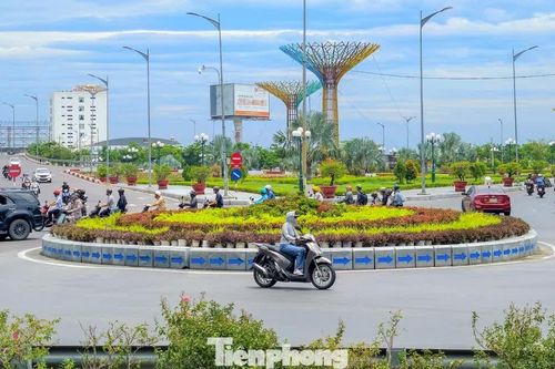 Hiện trạng một nút giao thông vừa được rót 900 tỷ để 'lên đời'