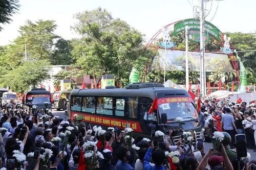 731 liệt sĩ tìm thấy ở Công viên Lê Thị Riêng đã yên nghỉ bên đồng đội