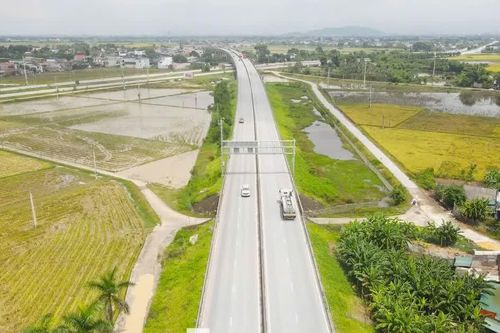 Đề xuất gần 180.000 tỷ 'lên đời' 18 đoạn tuyến cao tốc Bắc - Nam