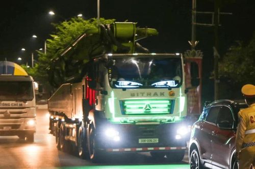 Xe tải độ đèn LED, còi hơi: Mức phạt nào đang áp dụng?
