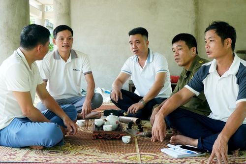 Vừa làm lãnh đạo vừa làm nhân viên