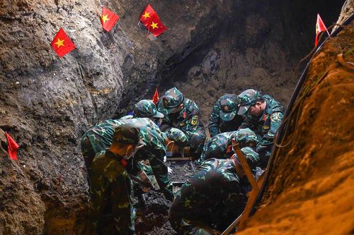 Nhìn lại những khoảnh khắc tìm kiếm 731 hài cốt liệt sĩ tại công viên Lê Thị Riêng