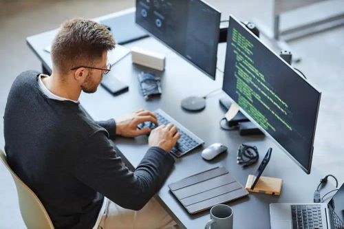 Số liệu mới nhất cho thấy lập trình viên hết thời hay chưa?