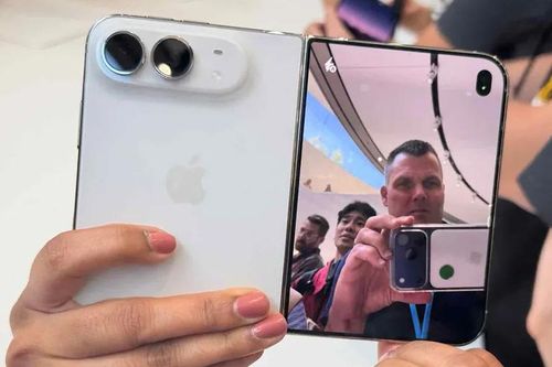 iPhone Duo: Apple có động thái bất ngờ trước thời điểm mở bán