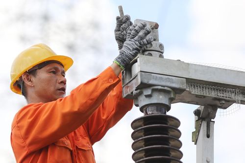 Chuyển EVN, PVN, TKV về Bộ Công Thương: Chờ chỉ đạo của Bộ Chính trị