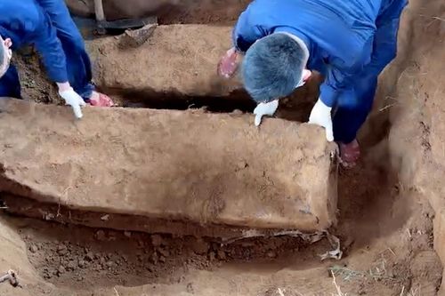 Tìm thấy 2 hài cốt liệt sĩ được mai táng trong vỏ bom
