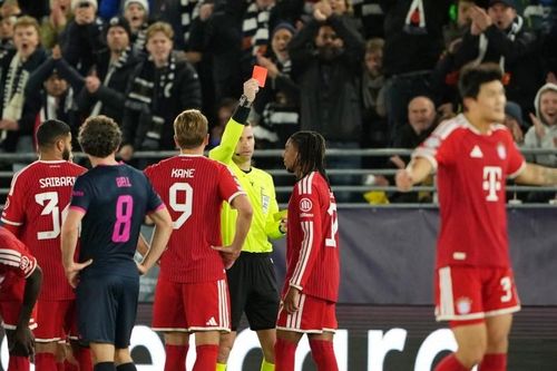 Olise bị treo giò vì ném bóng vào mặt đối thủ, Arsenal reo vui