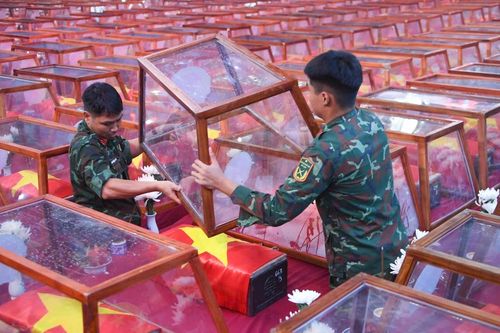 Những người nằm lại để Tổ quốc bay lên