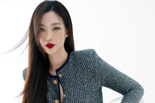 MC Huyền Trang VTV và chồng cầu thủ mặn nồng, hoa hậu Đỗ Mỹ Linh quyến rũ