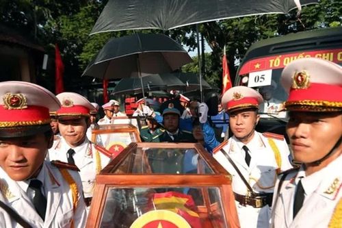 Lễ viếng, truy điệu hài cốt liệt sĩ quy tập tại công viên Lê Thị Riêng