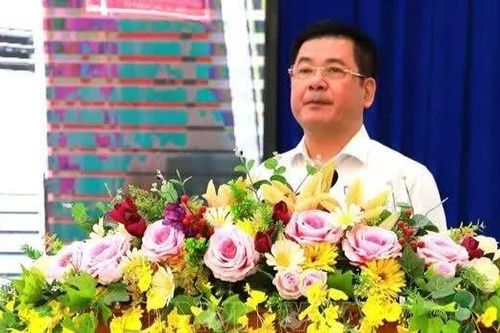 Phó Chủ tịch Quốc hội Nguyễn Hồng Diên tiếp xúc cử tri tại Gia Lai