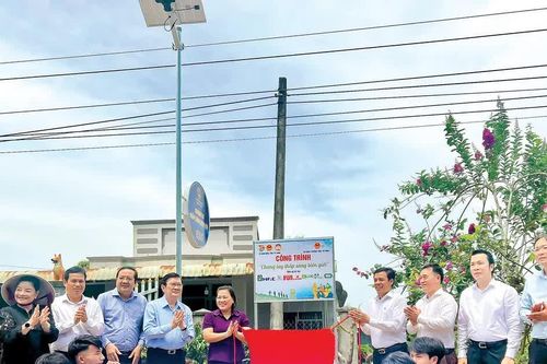 Thắp sáng đường biên - thắp sáng niềm tin