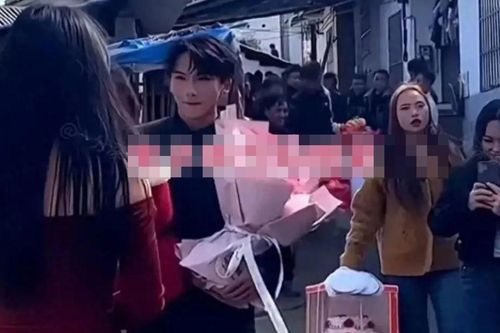 Cô gái yêu cầu chồng sắp cưới quỳ gối giữa lễ đính hôn, phản ứng chàng trai gây chú ý
