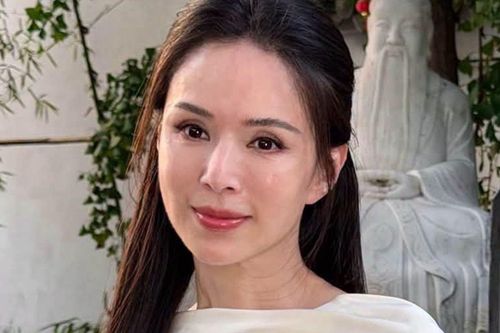 Nhan sắc nàng Tiểu Long Nữ sau 31 năm gây chú ý