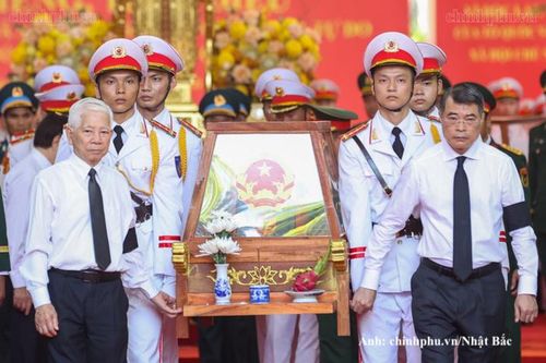 Gần 60 năm cho một cuộc trở về của những người con bất tử